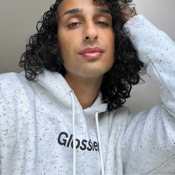 Glossier cookies and cream hoodie - Picture 3 of 8